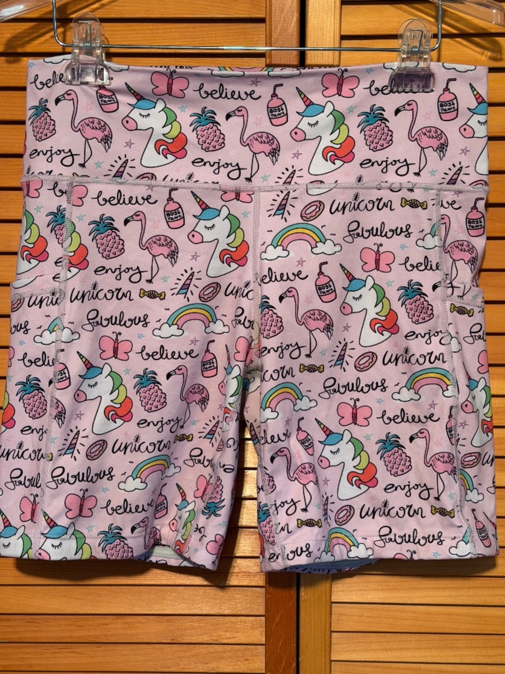 CVG Women’s Athletic Shorts Pockets 5 inch inseam Size L Like New